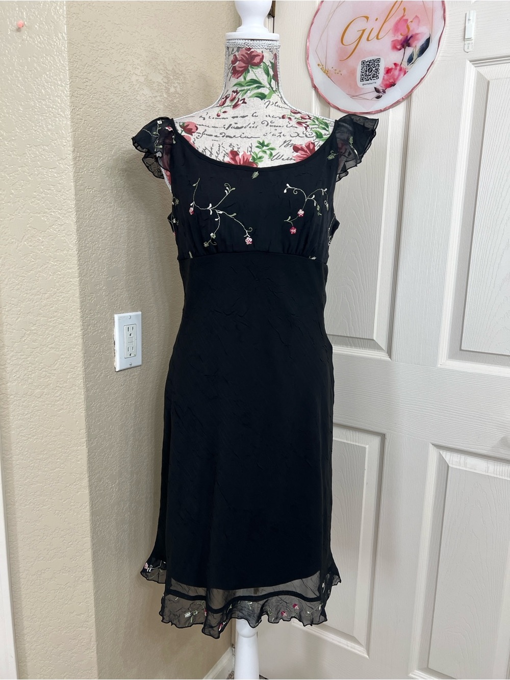 I.N. Studio Y2K Vintage  Black Midi Dress with Pink Floral Embroidery